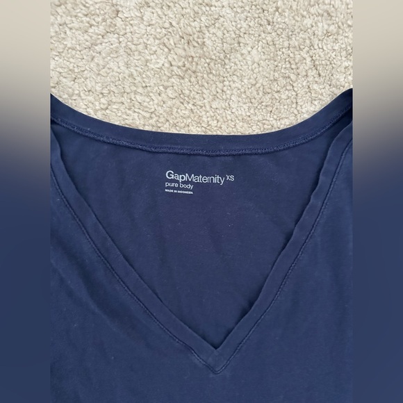 Gap maternity tee bundle - Picture 3 of 7